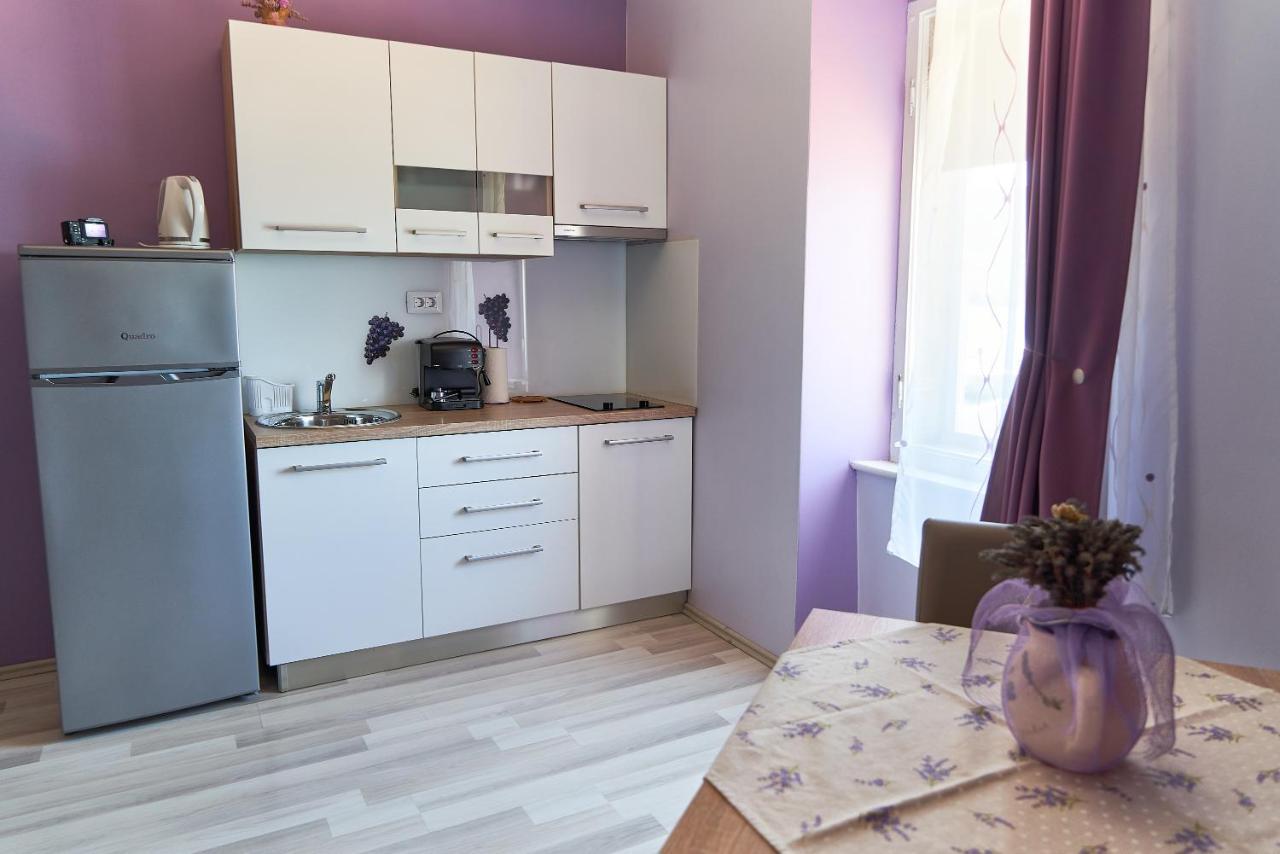 Apartments Nives ツレス エクステリア 写真